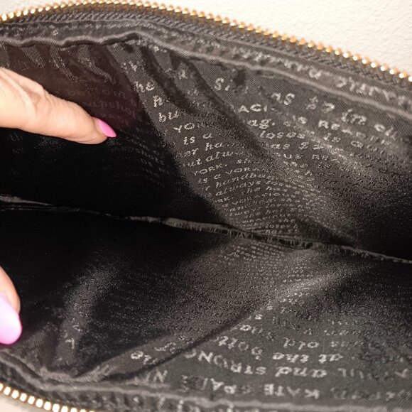 NWOT ~ Kate Spade Black and White Striped Laptop Sleeve Bag with Zip Closure.💻 - Picture 5 of 5